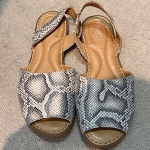 BORN Gray Snake Pattern Sandals Size 7